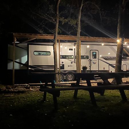 Cozy Rv Experience W/Pool+Spa Near Lake Conroe Willis Eksteriør billede
