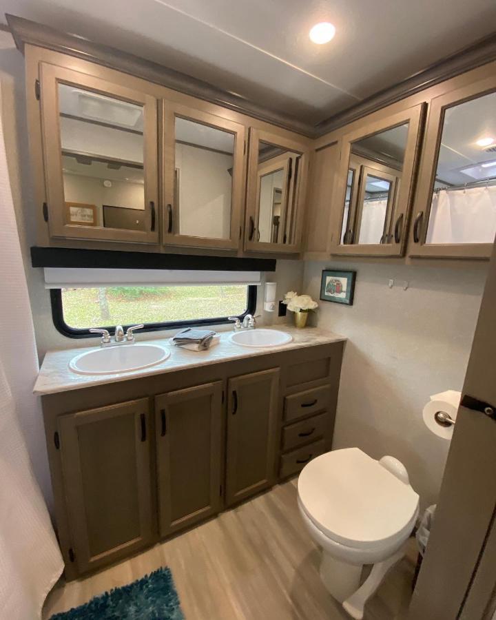 Cozy Rv Experience W/Pool+Spa Near Lake Conroe Willis Eksteriør billede